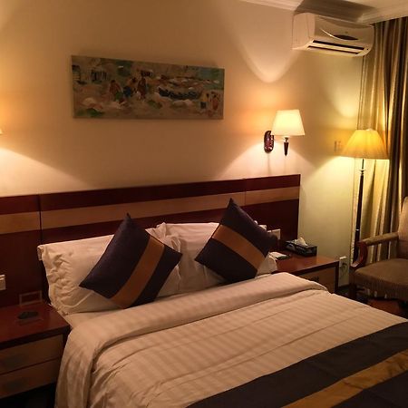 G.S Plaza Hotel Άκρα Εξωτερικό φωτογραφία