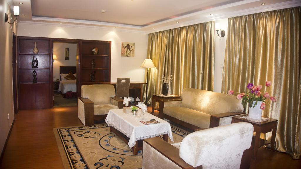 G.S Plaza Hotel Άκρα Εξωτερικό φωτογραφία