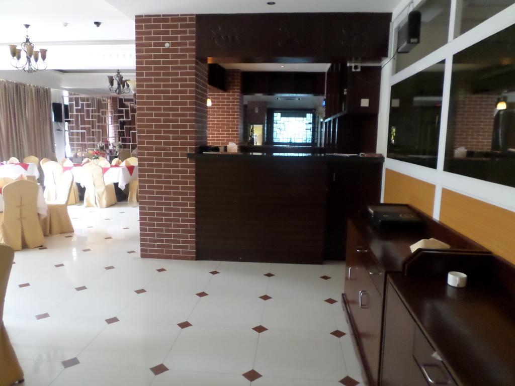 G.S Plaza Hotel Άκρα Εξωτερικό φωτογραφία