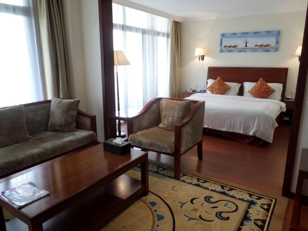 G.S Plaza Hotel Άκρα Εξωτερικό φωτογραφία