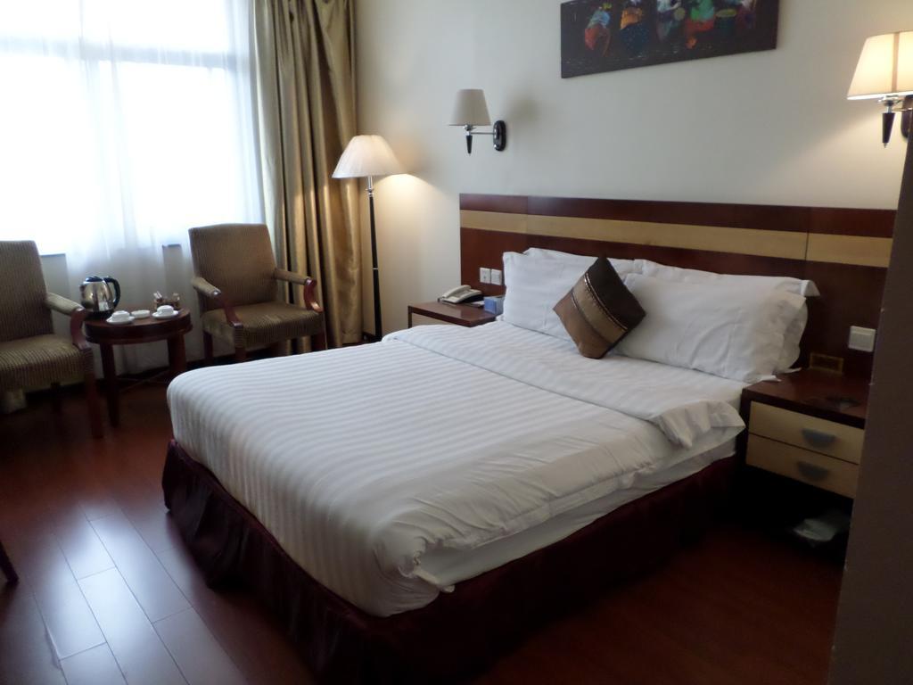 G.S Plaza Hotel Άκρα Εξωτερικό φωτογραφία