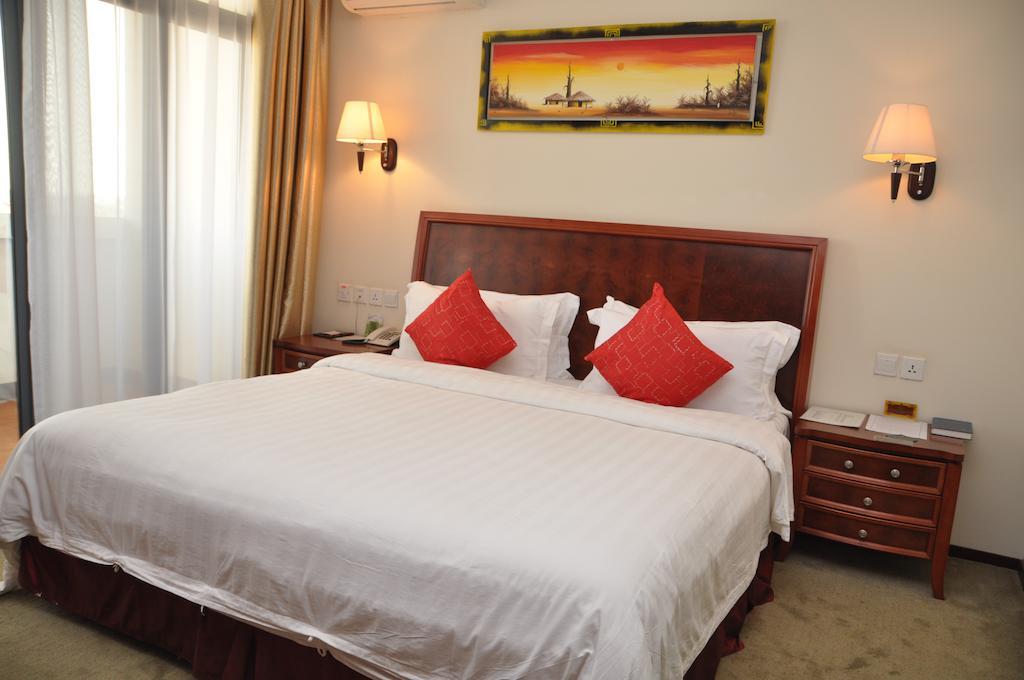 G.S Plaza Hotel Άκρα Εξωτερικό φωτογραφία