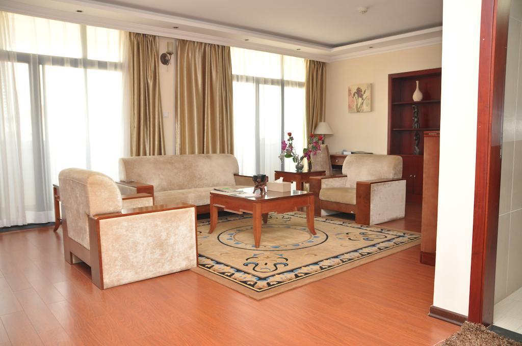 G.S Plaza Hotel Άκρα Εξωτερικό φωτογραφία