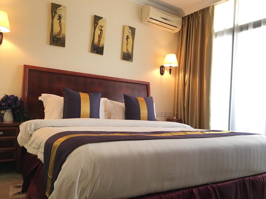 G.S Plaza Hotel Άκρα Εξωτερικό φωτογραφία