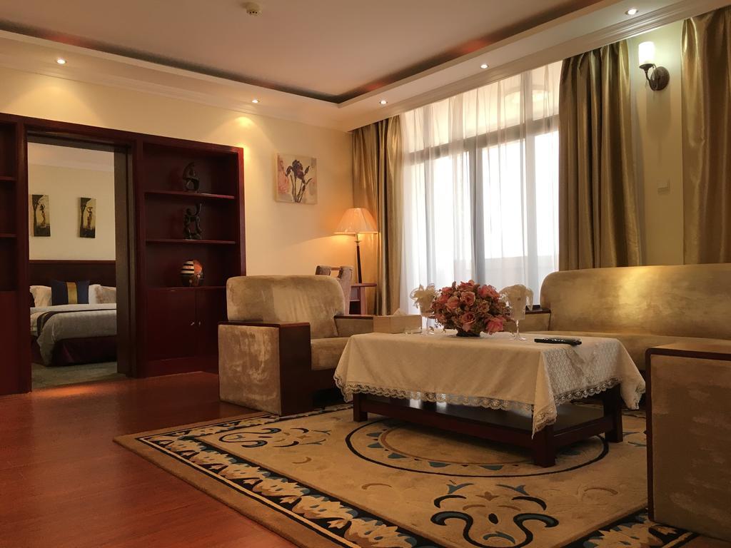 G.S Plaza Hotel Άκρα Εξωτερικό φωτογραφία