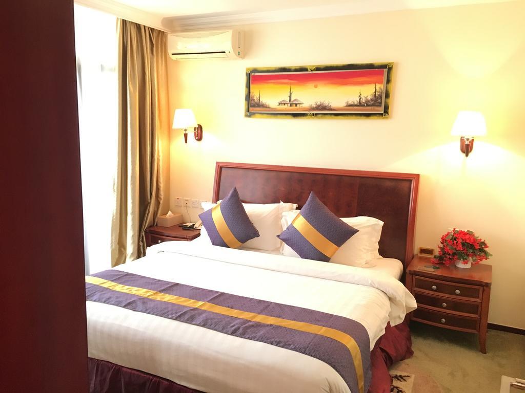 G.S Plaza Hotel Άκρα Εξωτερικό φωτογραφία